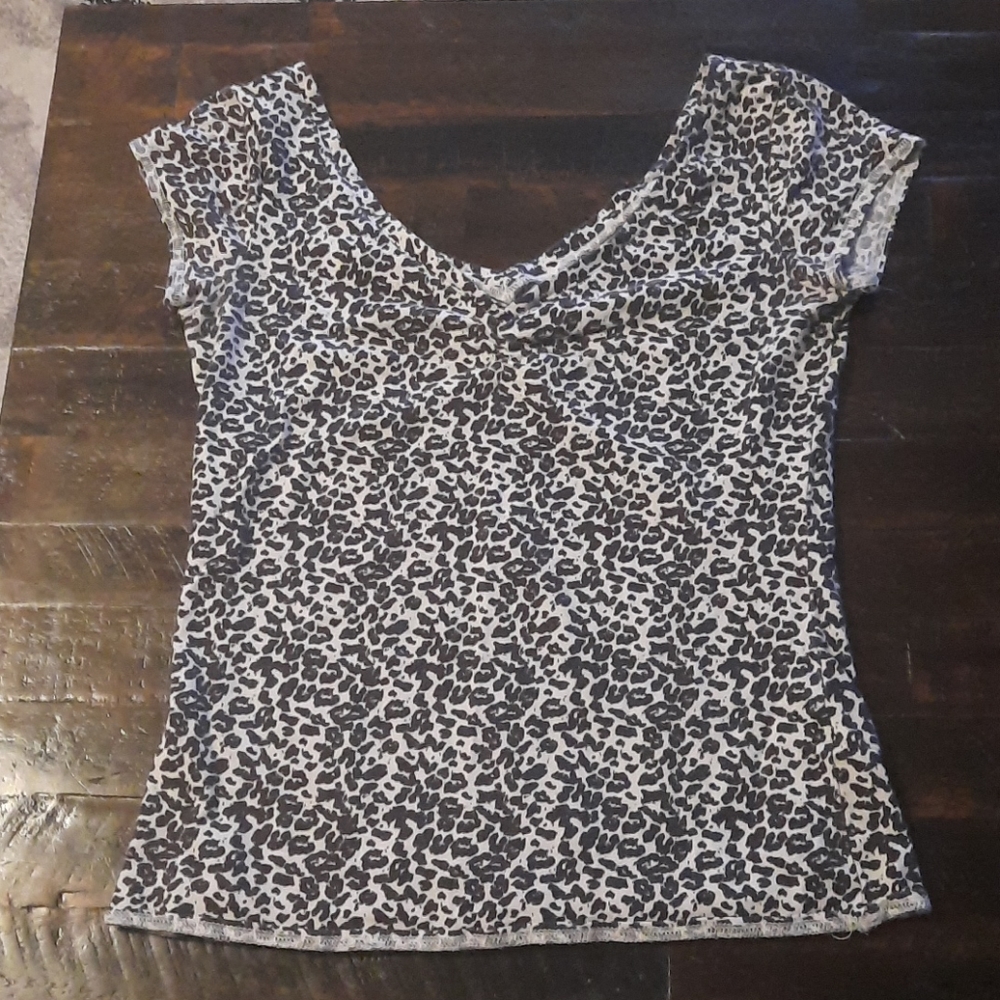 Snow Leopard tee